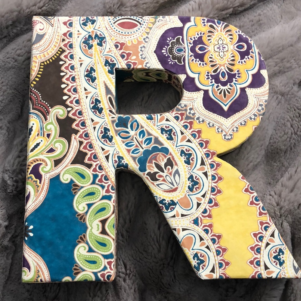 Bohemian “R”